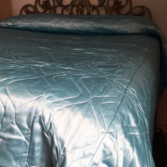 Jones Bedding Vintage Heavy Satin Bedspread Bohemian Look